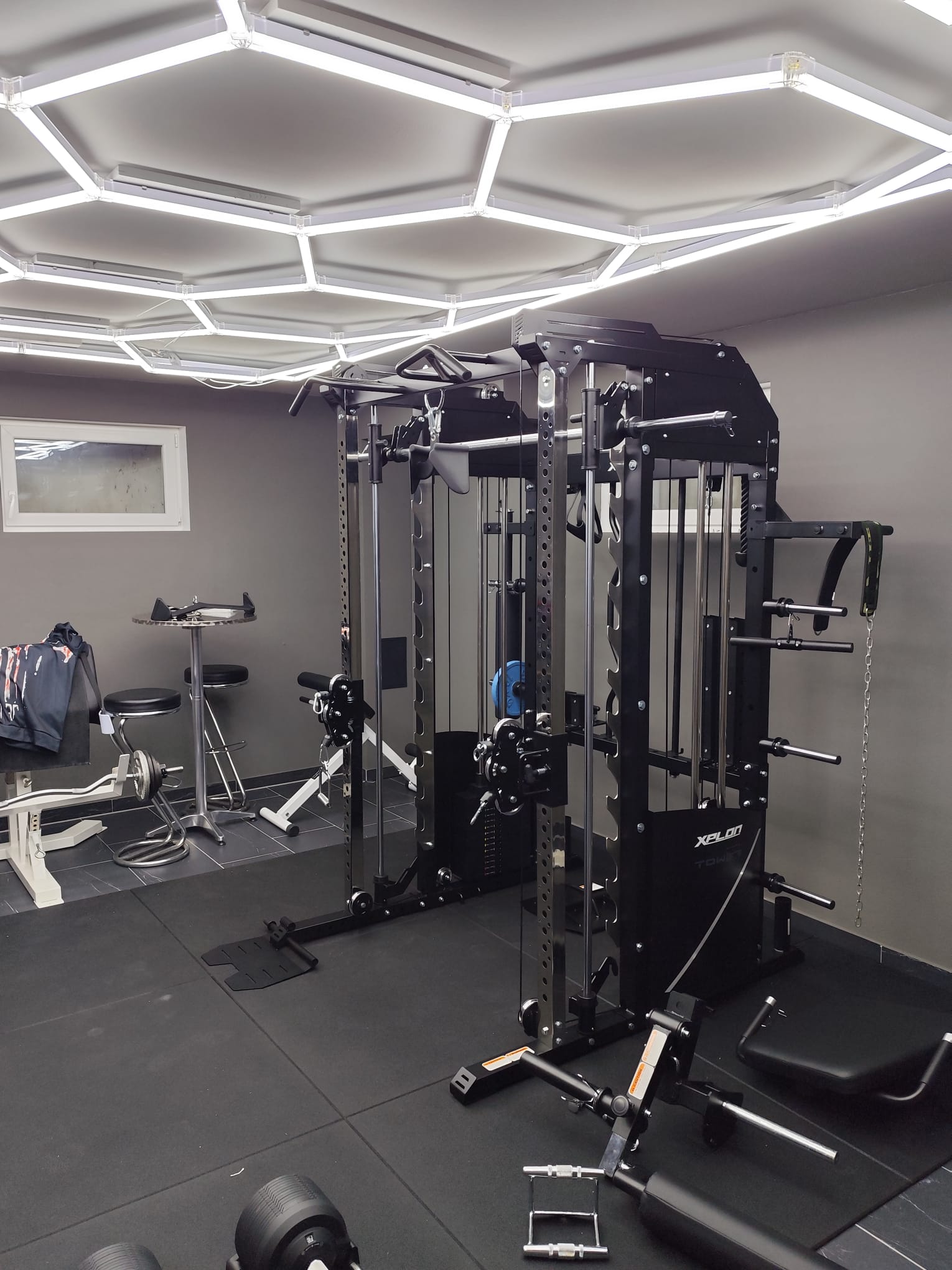 Kundenbild zu XPLON-Tower6-Kraftstation-Multipresse-Klimmzugstation-inkl-180kg-Steckgewichte-O30mm-50mm-Uebersetzungsverhaeltnis-21-11_1, Titel: Homegym