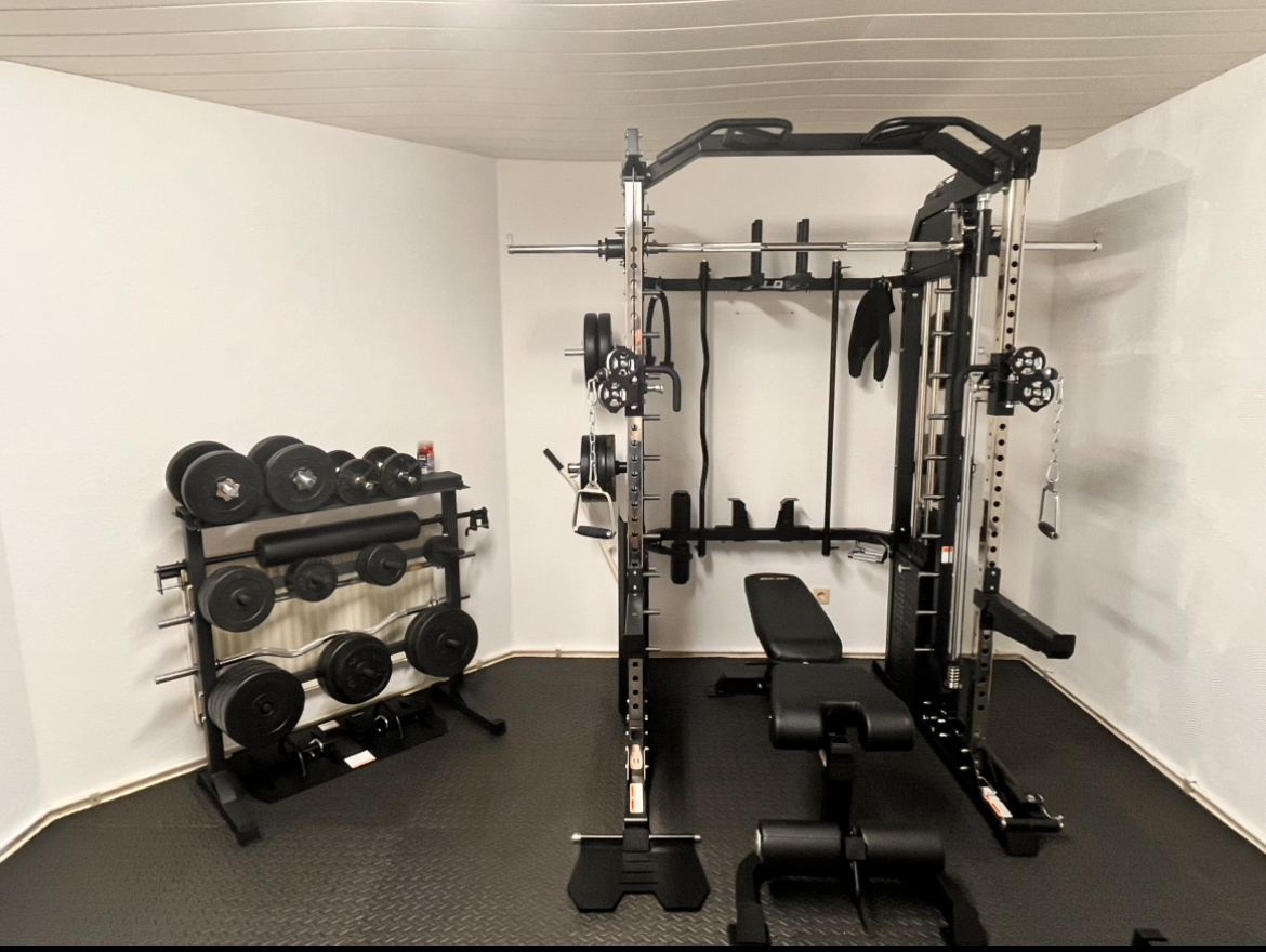 Kundenbild zu XPLON-Tower7-PLUS-Kraftstation-Multipresse-Klimmzugstation-inkl-240kg-Steckgewichte-mit-Hantelbank-O30mm-50mm, 5 Sterne